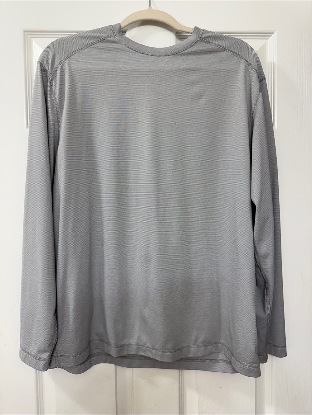 Roundtree & Yorke Light Gray Long-Sleeve Performance Shirt